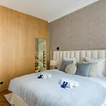 דירה 3-bedroom Luxurious And Elegant Family Flat - Vendome - With Ac *