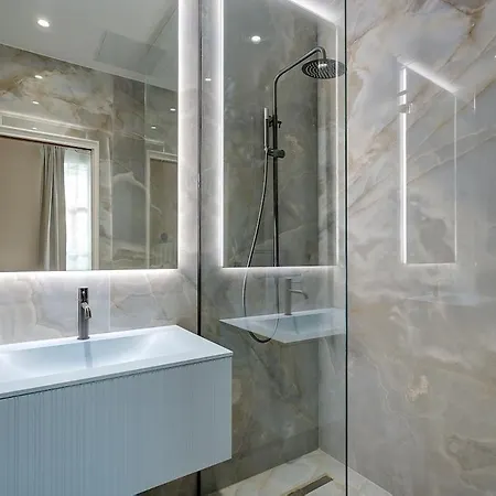 3-bedroom Luxurious And Elegant Family Flat - Vendome - With Ac Apartmán