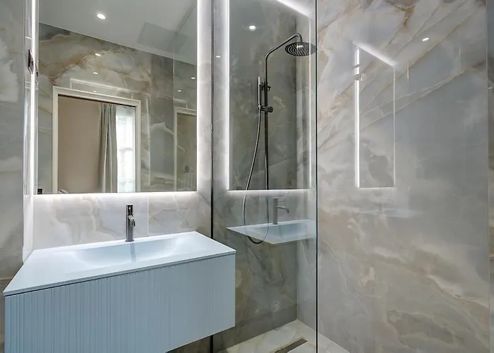 3-bedroom Luxurious And Elegant Family Flat - Vendome - With Ac Lägenhet